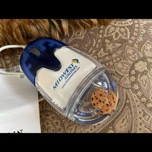 VINTAGE!! One of a kind. Midwest Airlines floating cookie computer mouse-